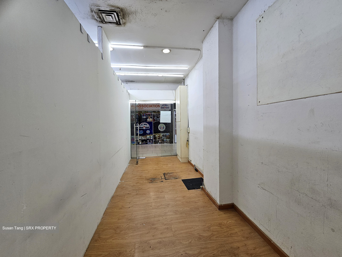 Lucky Plaza (D9), Retail #633307281